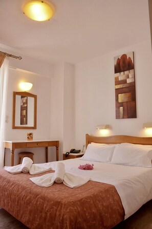 Apartment, 1 Bedroom | Bathroom | Shower, hair dryer, towels - Irini Apartments (Hersonissos)