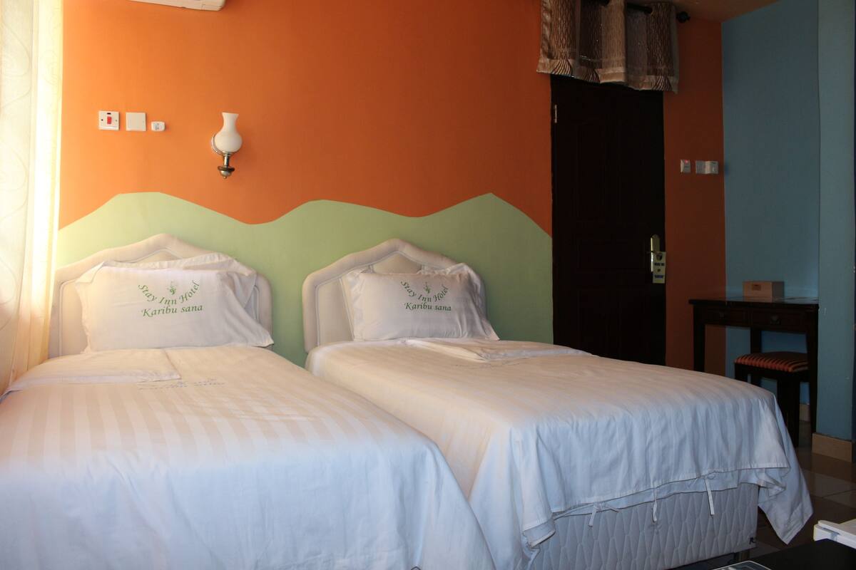 Quarto duplo standard | Escrivaninha, Wi-Fi de cortesia