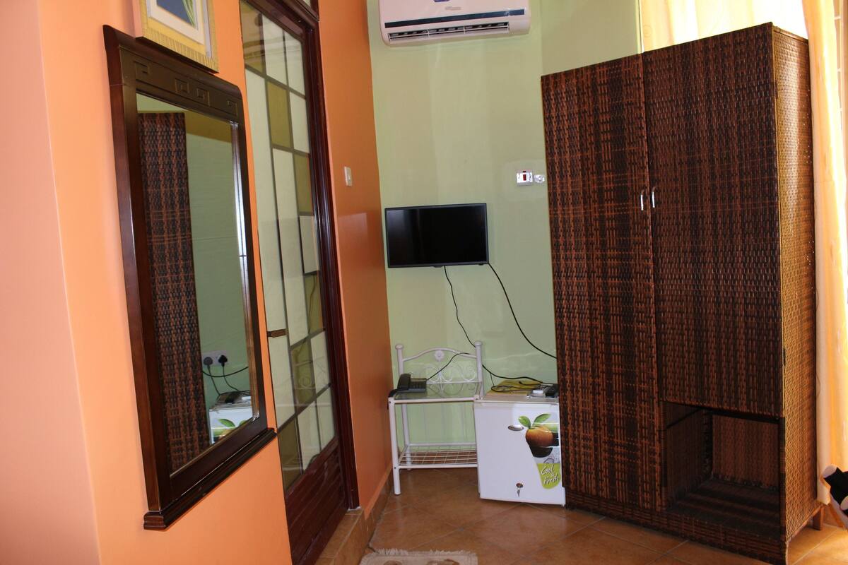 Quarto casal luxo | Escrivaninha, Wi-Fi de cortesia