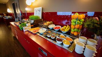 Sarapan bufet setiap hari (RUB 1100 seorang)