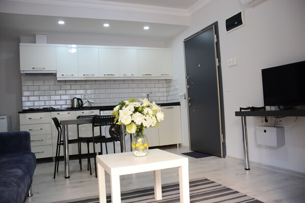 Elite Apartment, 1 Bedroom, Garden Area | Living area