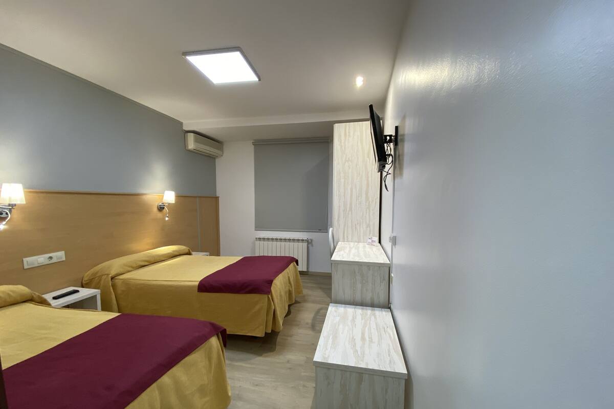 twin room | premium bedding, in-room safe, desk, blackout curtains