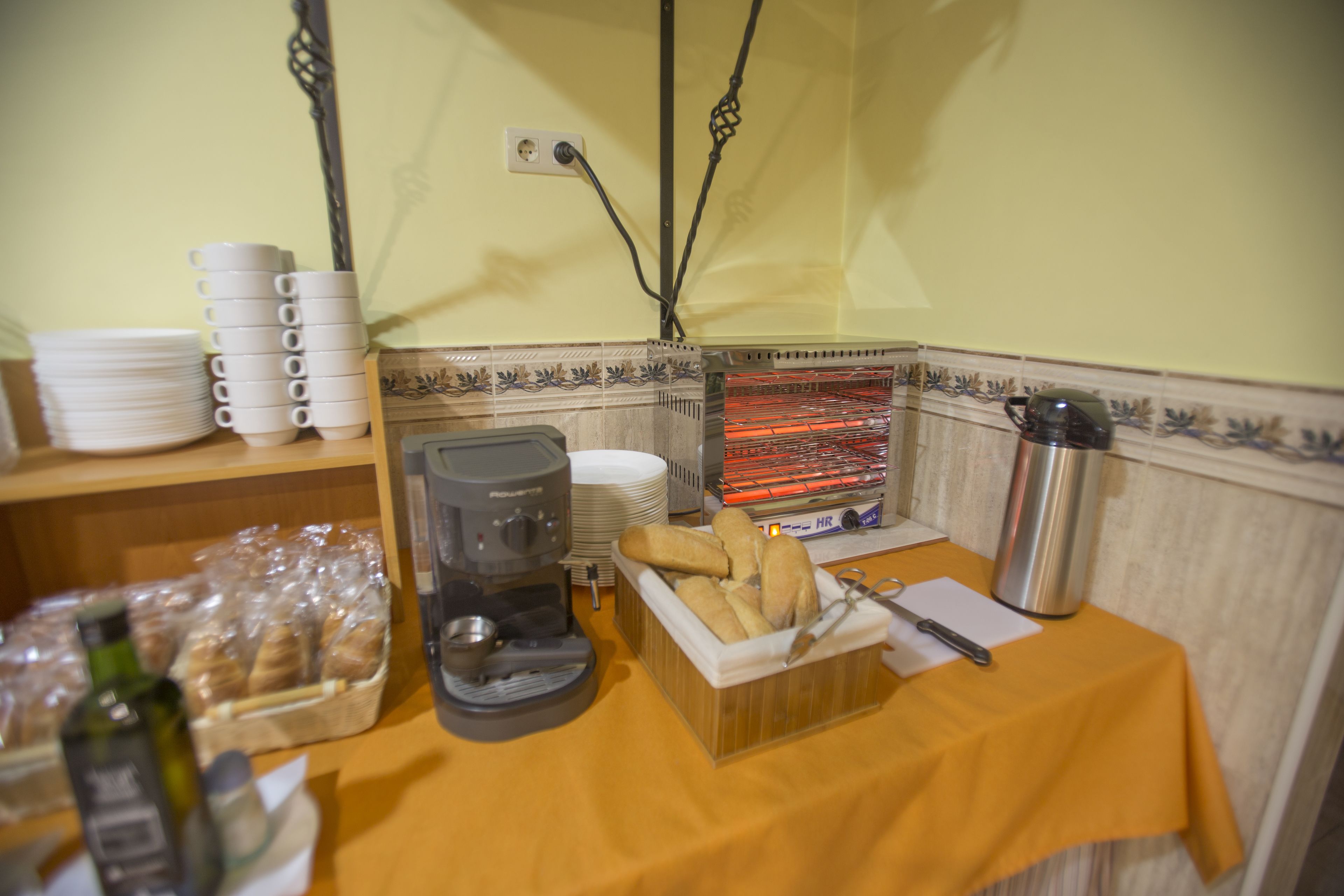 daily buffet breakfast for a fee