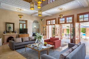 Premium bedding, free minibar, in-room safe, desk - Domaine Rosaroum (Marrakech)