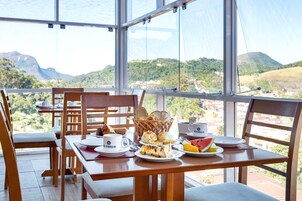 Komplett frokost er inkludert hver dag