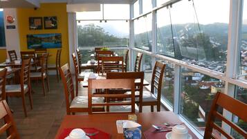 Desayuno completo incluido todos los dĂas