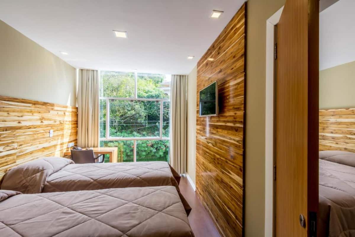 Premium bedding, minibar, desk, blackout drapes