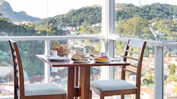 Free daily full breakfast