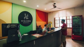 Reception - Viajero Cali Hostel & Salsa School (Cali)