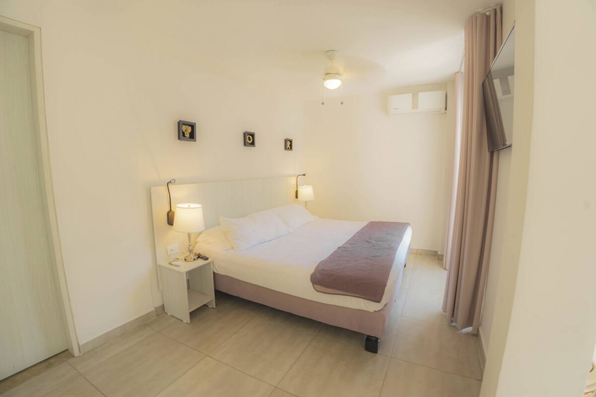 In-room safe, free WiFi, bed sheets