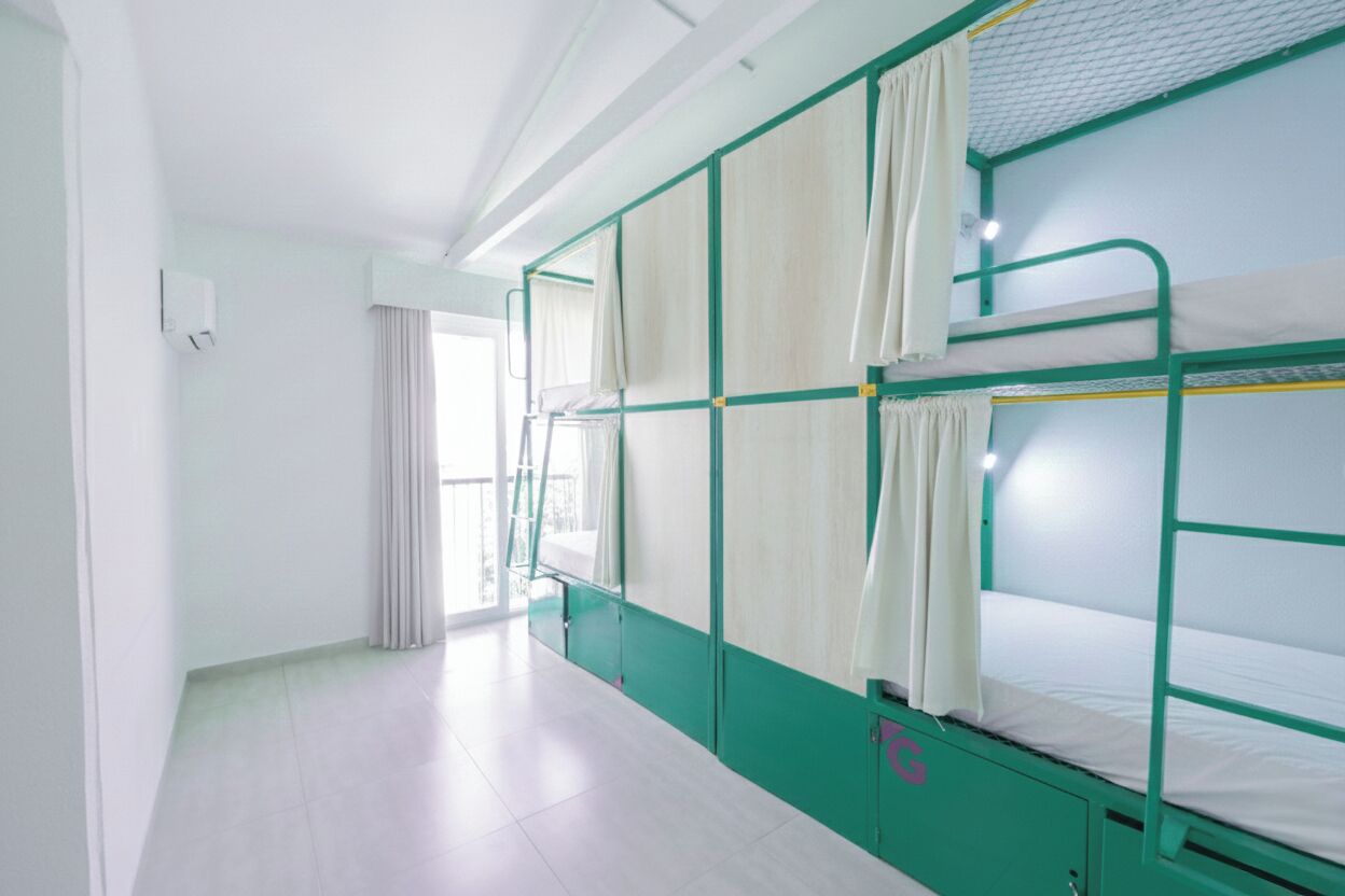 Slaapzaal, gemeenschappelijke badkamer (8 beds) | Een kluis op de kamer, gratis wifi, beddengoed