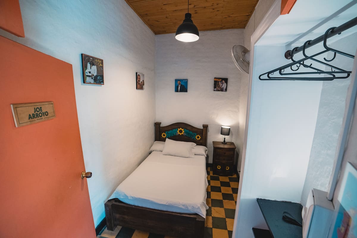 In-room safe, free WiFi, bed sheets