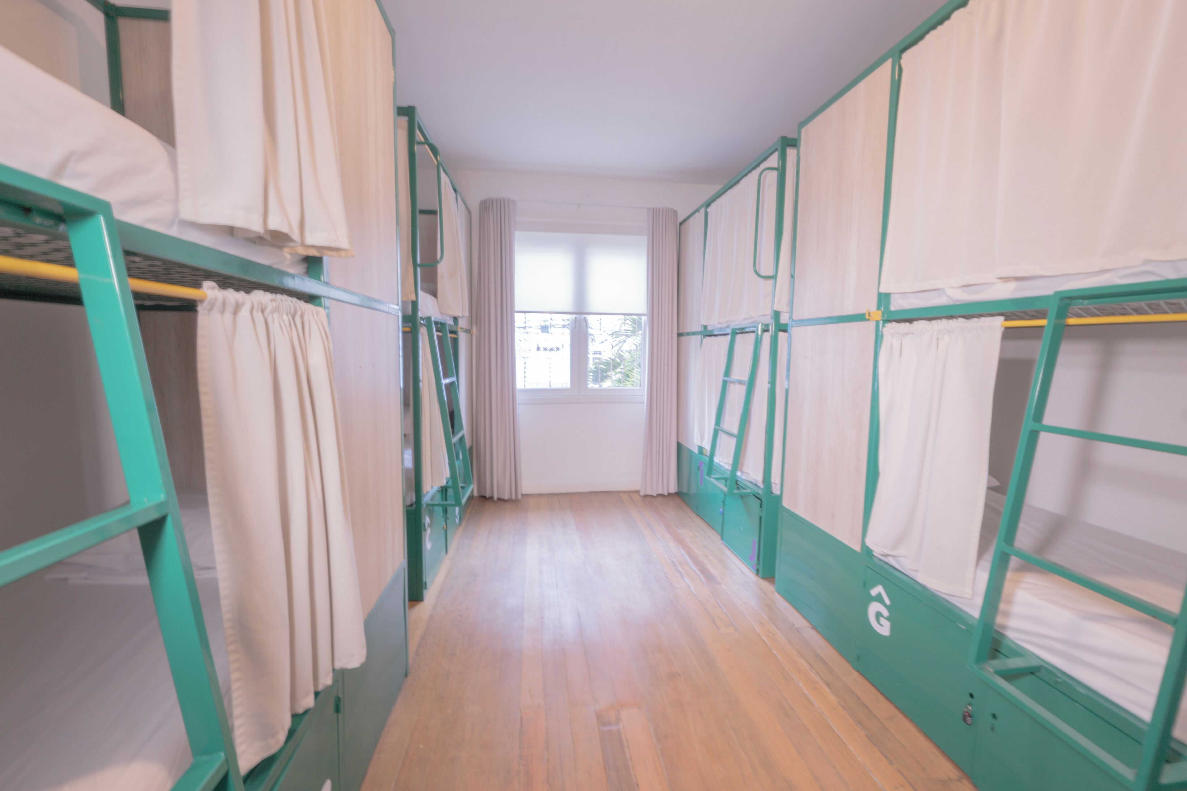 In-room safe, free WiFi, bed sheets