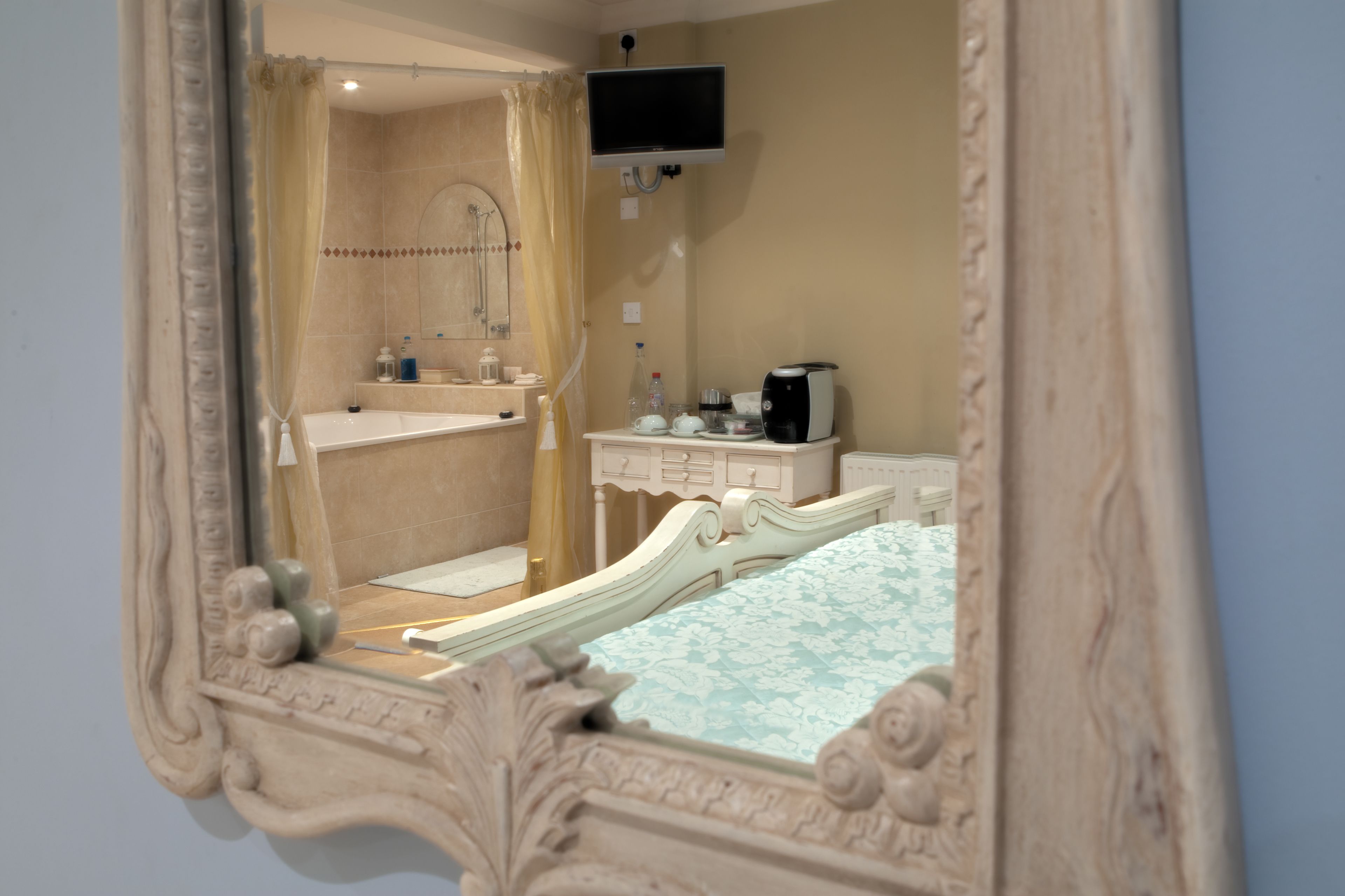 Suite junior, 1 cama Queen size y sofá cama | Servicios de la habitación