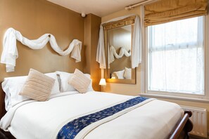 Basic Double Room Single Use (Mirrors and Lace) | Premium bedding, individually decorated, individually furnished, desk