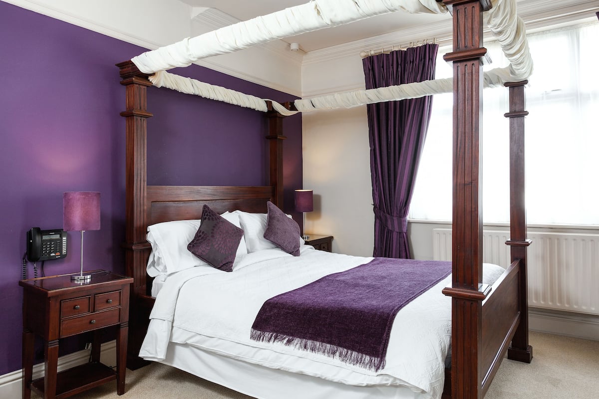 Habitación doble de lujo, 1 cama King size (Decadence) | Ropa de cama de alta calidad y decoración personalizada