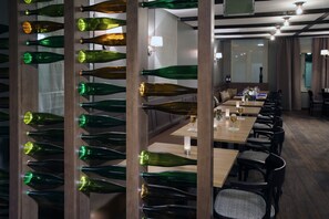 Breakfast, lunch and dinner served - Hotel Am Fischmarkt (Rheinberg)