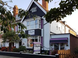 Exterior - The Craigside (Skegness)