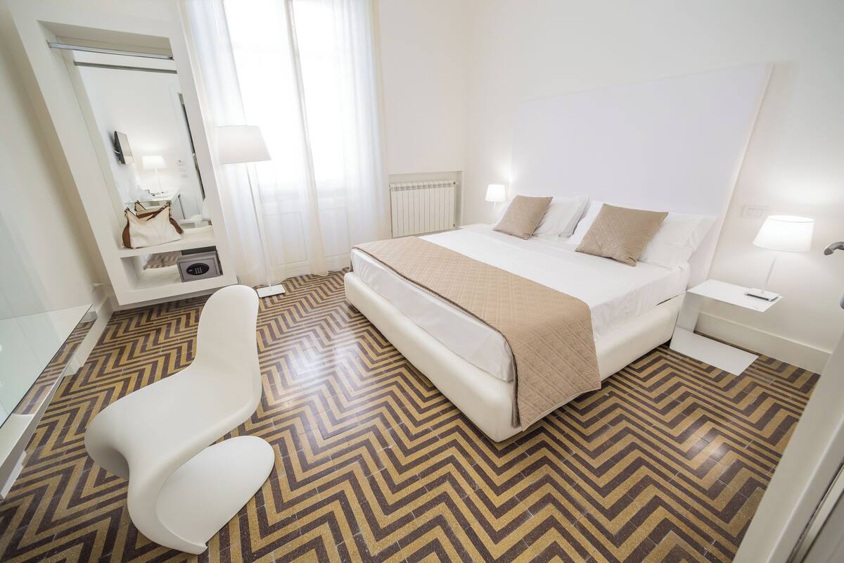 Premium bedding, minibar, in-room safe, desk