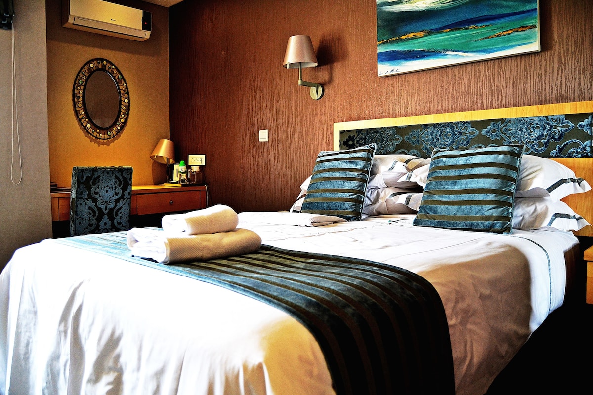 double room | in-room safe, desk, iron/ironing board, free wifi