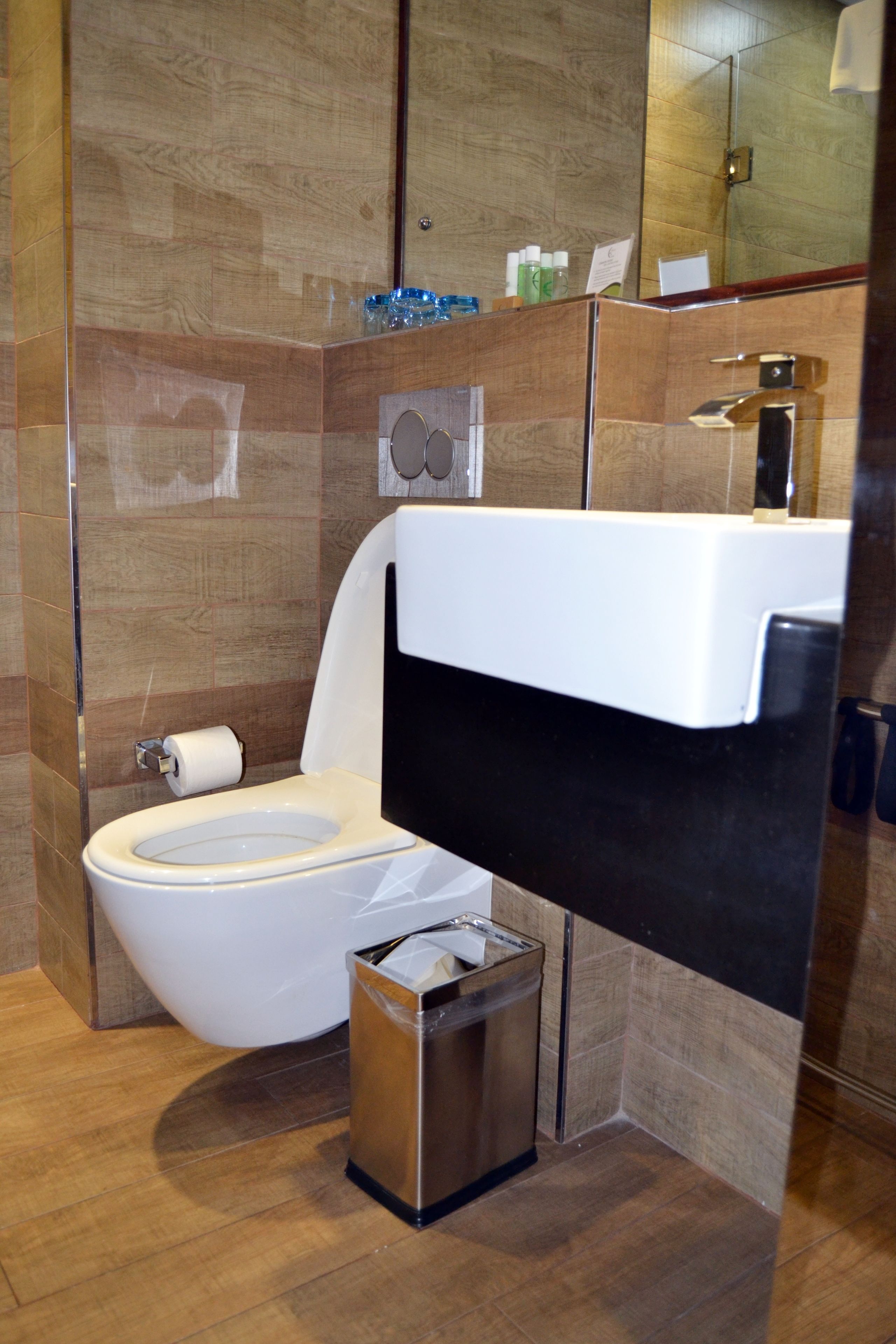 shower, free toiletries, towels, soap