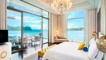 Premium bedding, minibar, in-room safe, desk