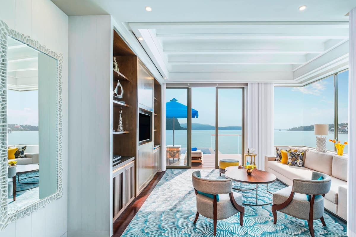 Villa, 1 habitación, para no fumadores | Sala de estar | Televisión LCD de 47 pulgadas con canales vía satélite y televisión