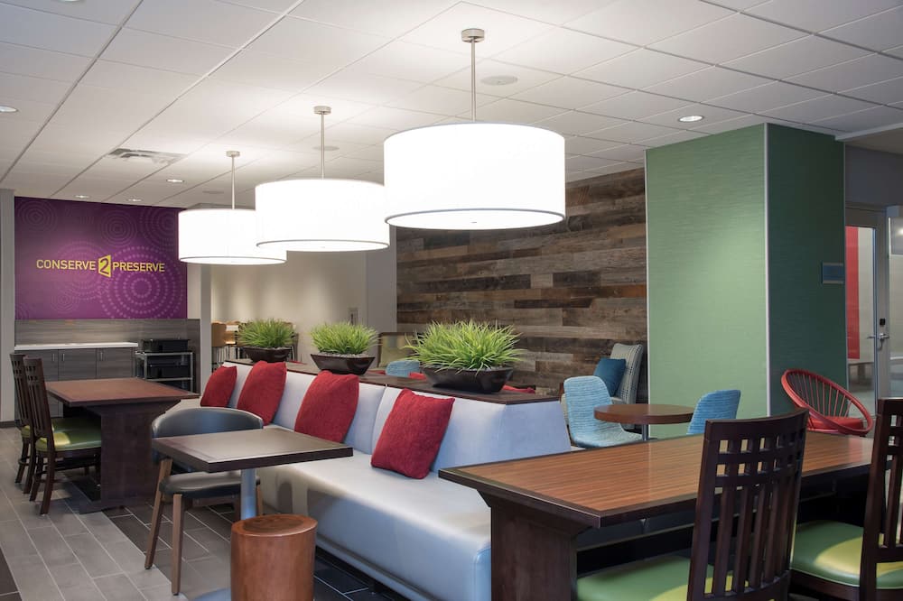 Home2 Suites by Hilton Indianapolis Downtown