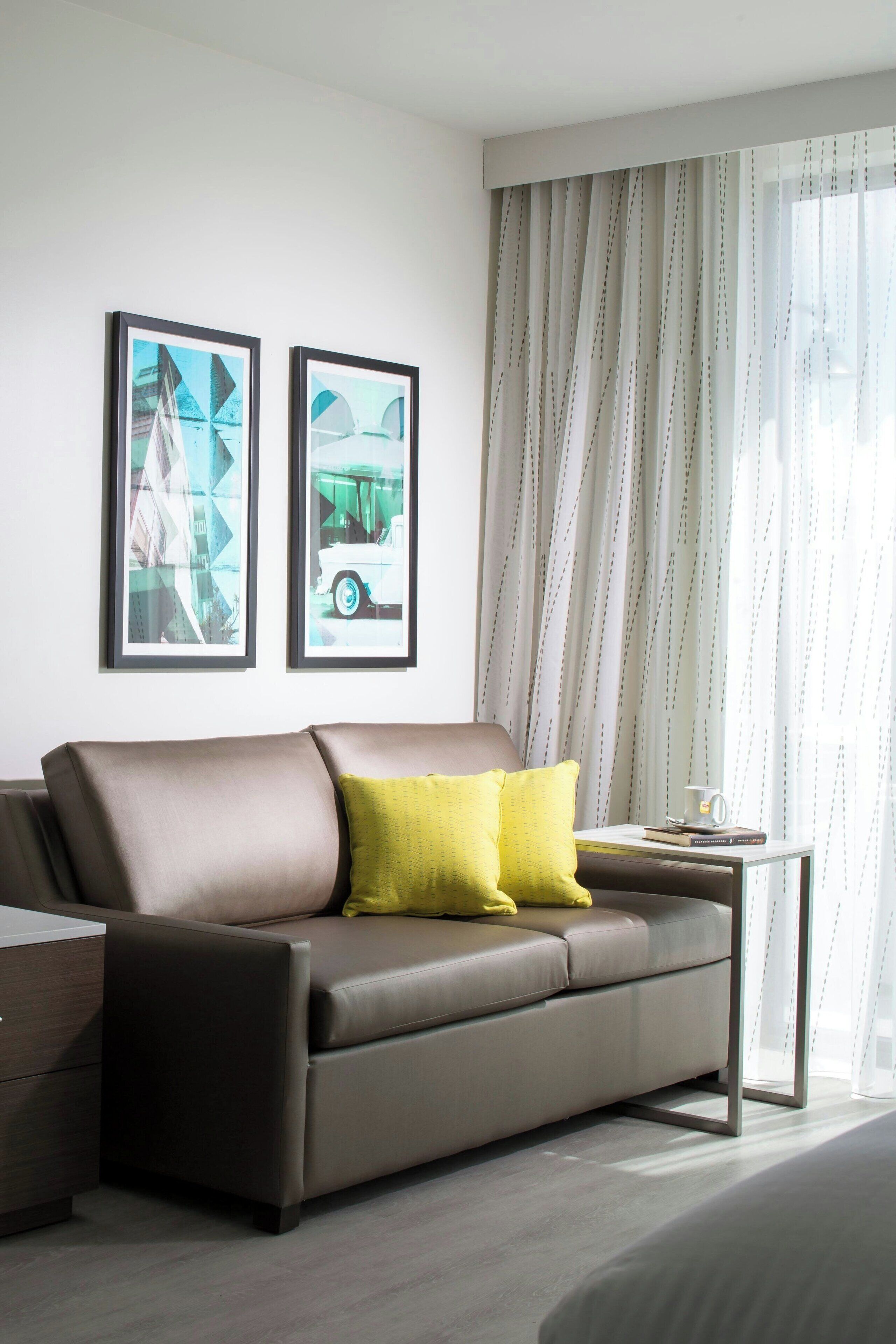 32-inch lcd tv with satellite channels, tv, netflix