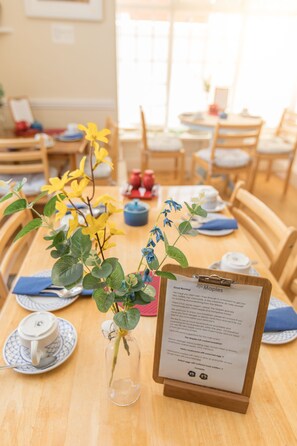 Free full breakfast - The Maples (Southampton)