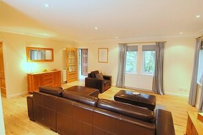 Standard Cottage, 2 Bedrooms (four poster double + bunkbed) | Living room | Flat-screen TV, DVD player - BCC Lochness Cottages (Inverness)