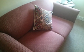 Standard Double or Twin Room (Lion Court) | Living area | Flat-screen TV