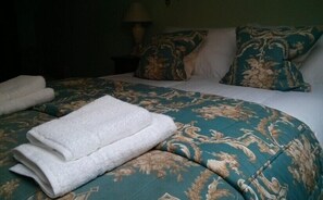 Standard Double Room (Tivoli) | Individually decorated, individually furnished, iron/ironing board