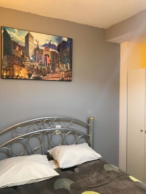 Suite estudio Deluxe, cocineta, en edificio contiguo | Caja de seguridad en la habitación y decoración personalizada