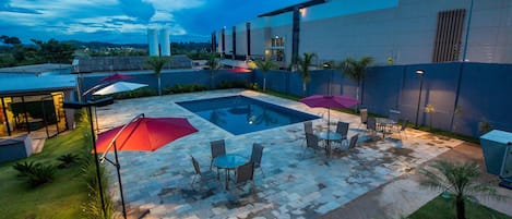 Outdoor pool, pool loungers