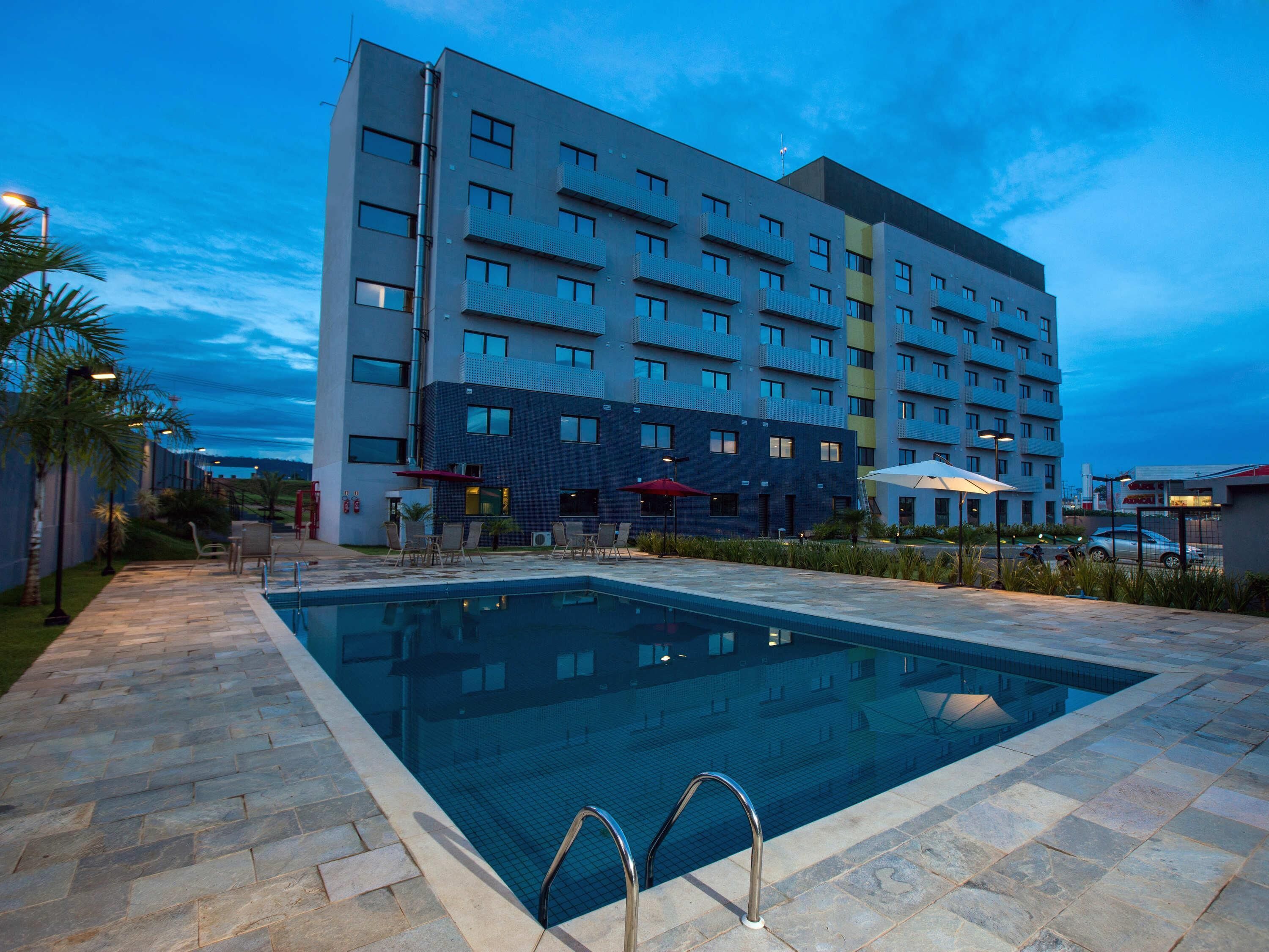 Außenpool, Liegestühle