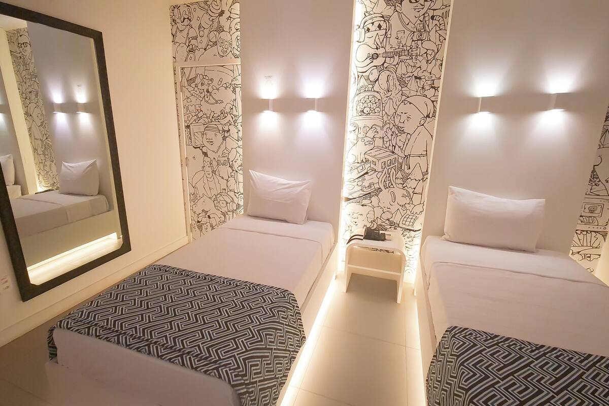 standard apartment, 2 single beds | premium bedding, minibar, in-room safe, desk