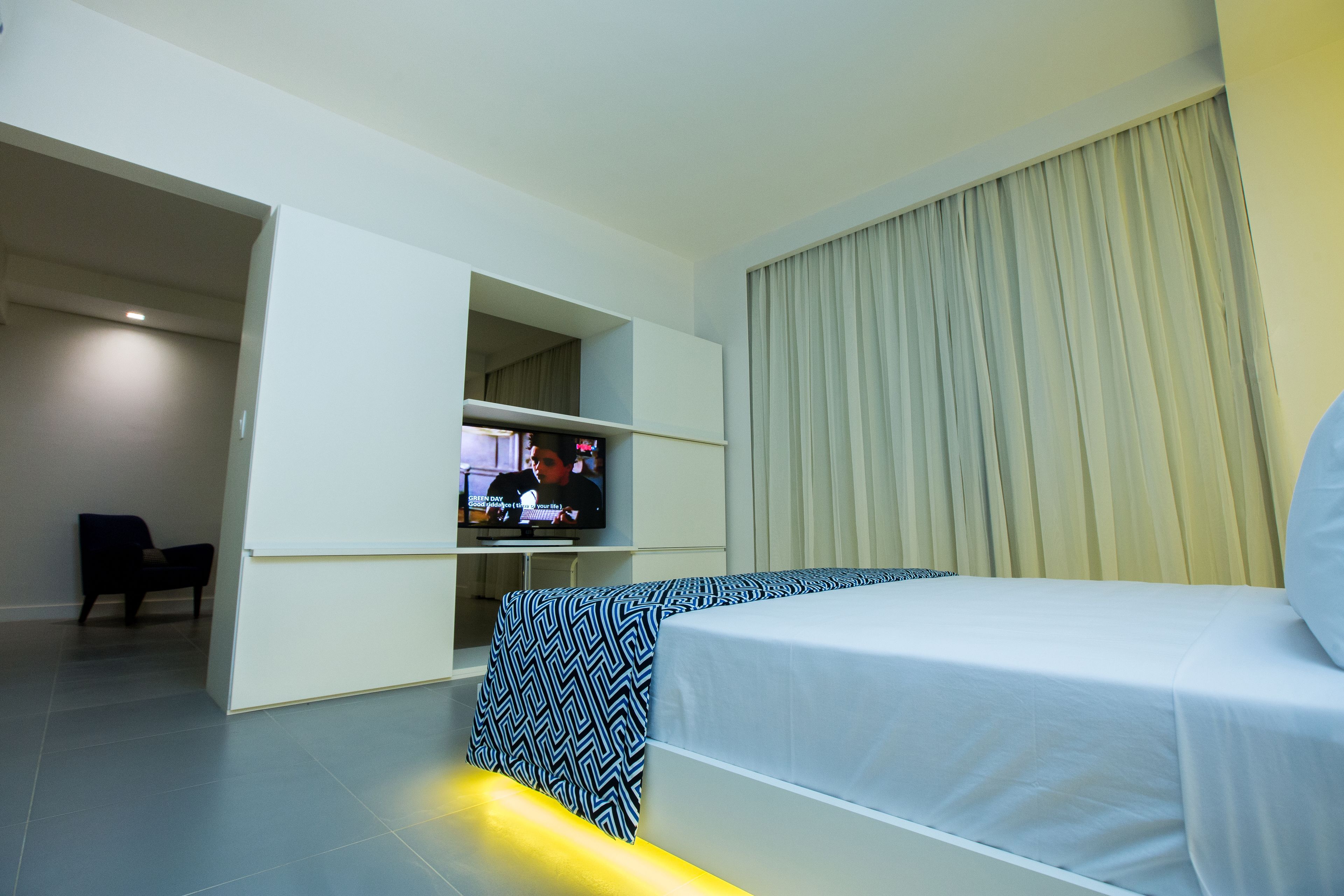 standard room, multiple beds | premium bedding, minibar, in-room safe, desk