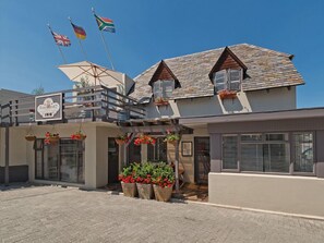 Property grounds - TwentyFour 17 Inn (Hermanus)