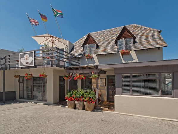 Property grounds - TwentyFour 17 Inn (Hermanus)