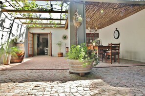 Terrace/patio - 5 Konings Accommodation (Paarl)