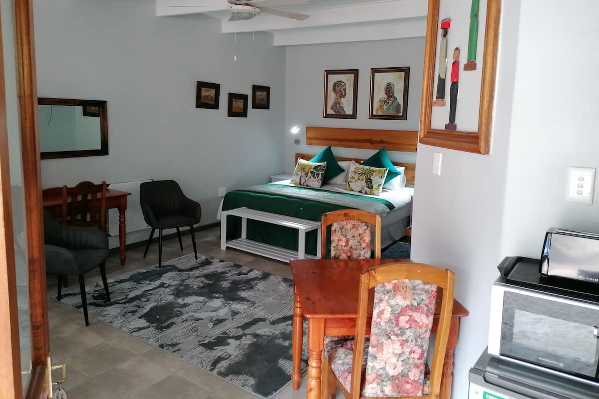Room 6 Double Room | 1 bedroom, premium bedding, down comforters, Select Comfort beds