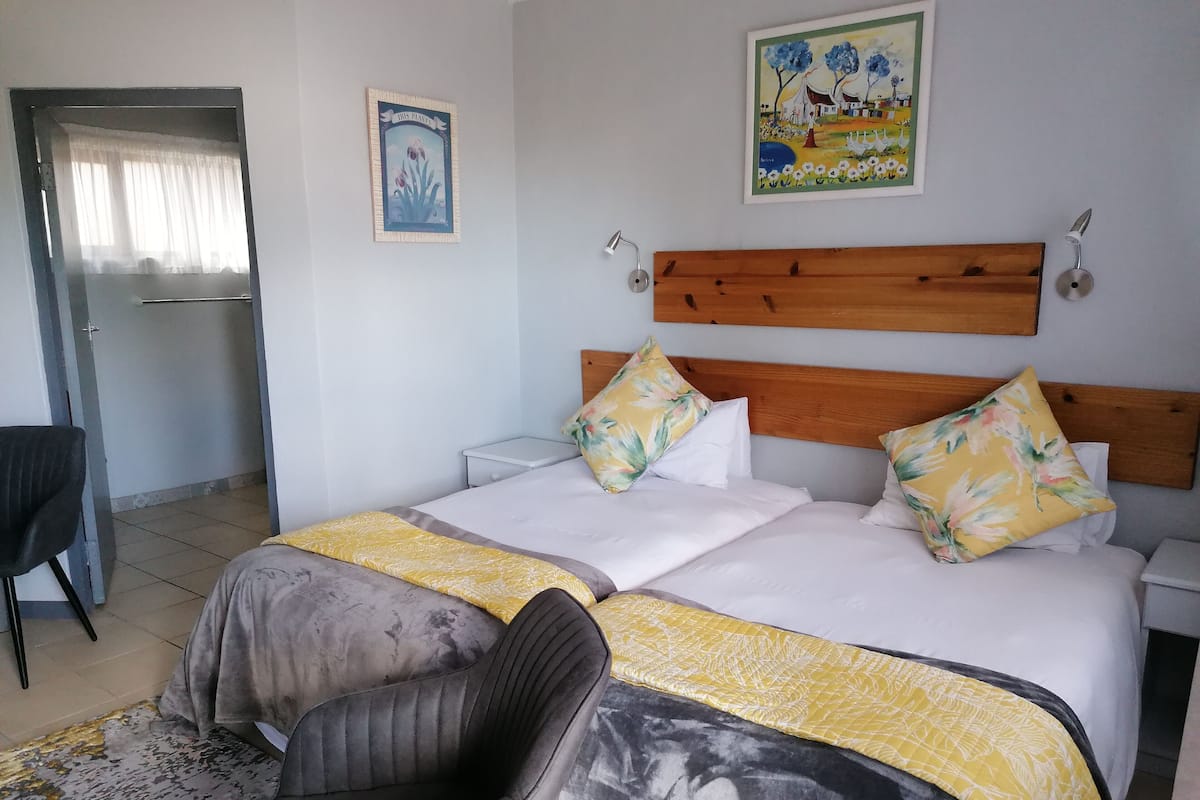 Room 9 Twin | 1 bedroom, premium bedding, down comforters, Select Comfort beds