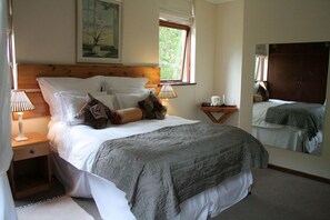 1 bedroom, premium bedding, down comforters, Select Comfort beds - Aanhuizen (Swellendam)