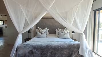 Family Suite, 2 Bedrooms, Kitchen | In-room safe, blackout curtains, WiFi, bed sheets