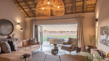 Family Suite, 2 Bedrooms, Kitchen | Living area