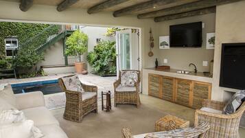 BBQ/picnic area