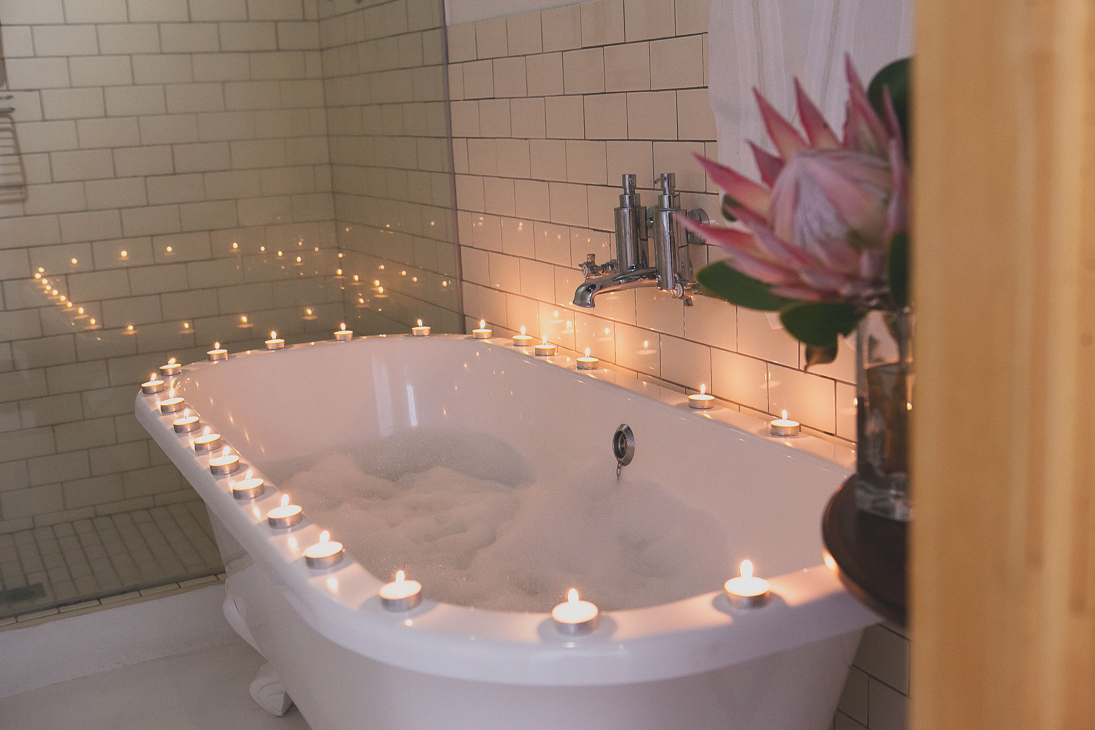 Luxury-Zimmer | Badezimmerausstattung | Kostenlose Toilettenartikel, Haartrockner