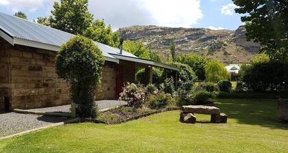 Periwinkle Grove Cottage