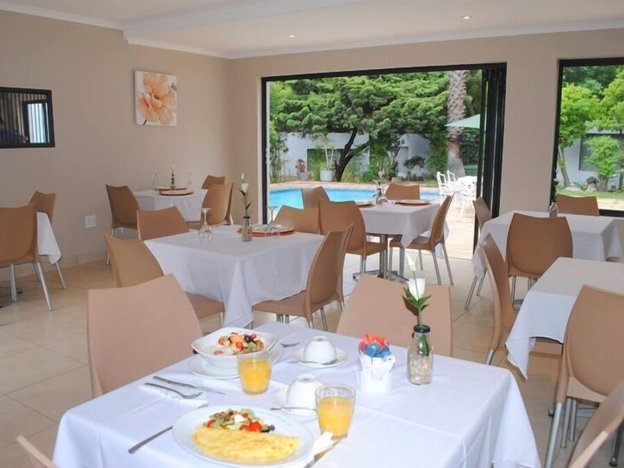 Kontinental frokost hver dag (ZAR 120 per person)